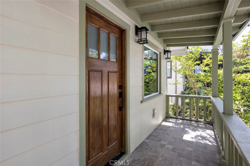 5850 Burwood Ave Property Photo 4