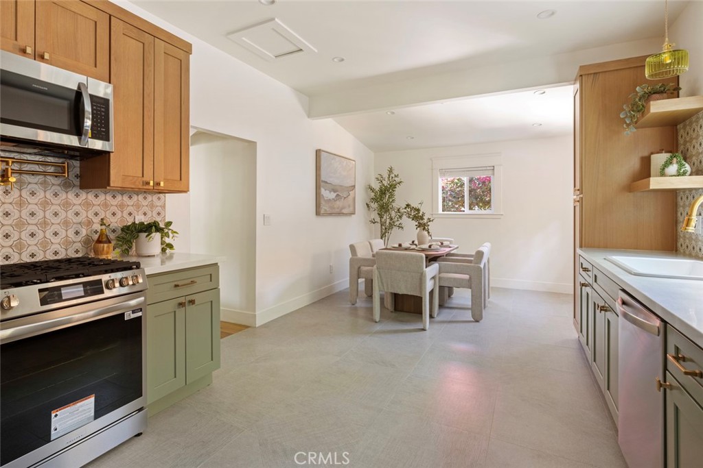5850 Burwood Ave Property Photo 17