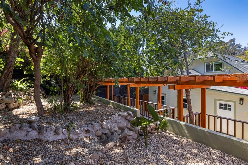 5850 Burwood Ave Property Photo 33
