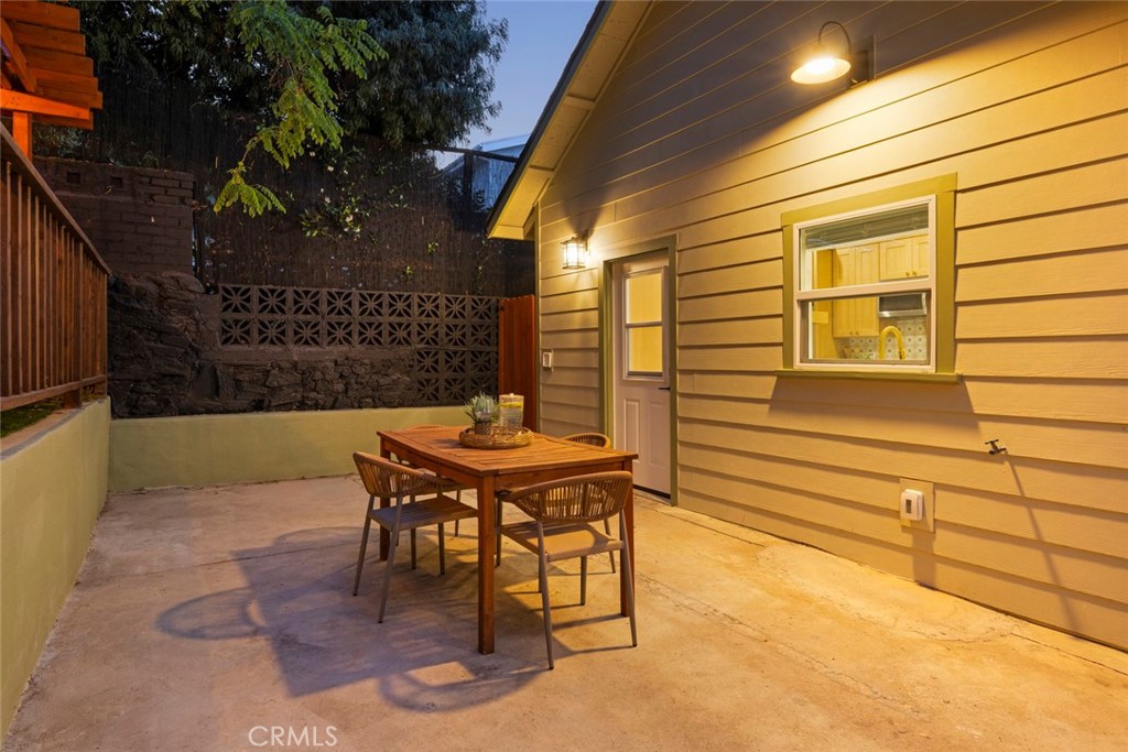 5850 Burwood Ave Property Photo 44