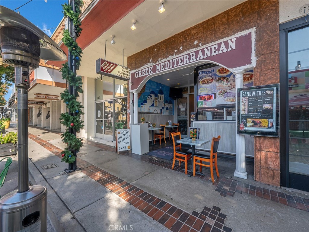 138 N San Fernando Boulevard Property Photo 1