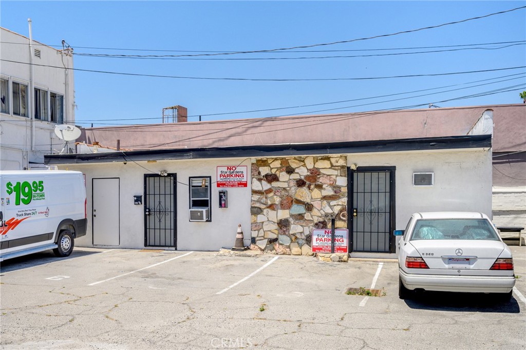 6634 Lankershim Boulevard 1/2 Property Photo 1