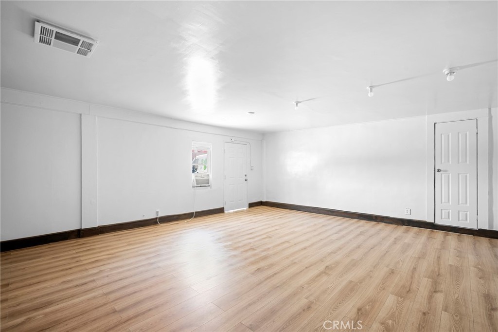 6634 Lankershim Boulevard 1/2 Property Photo 6