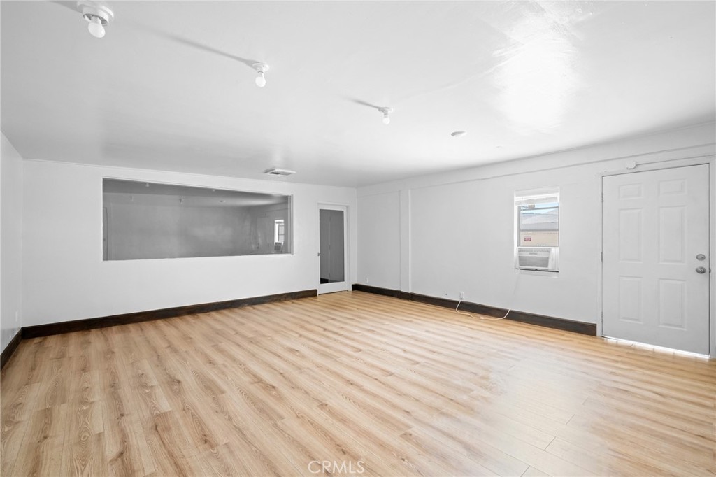 6634 Lankershim Boulevard 1/2 Property Photo 7