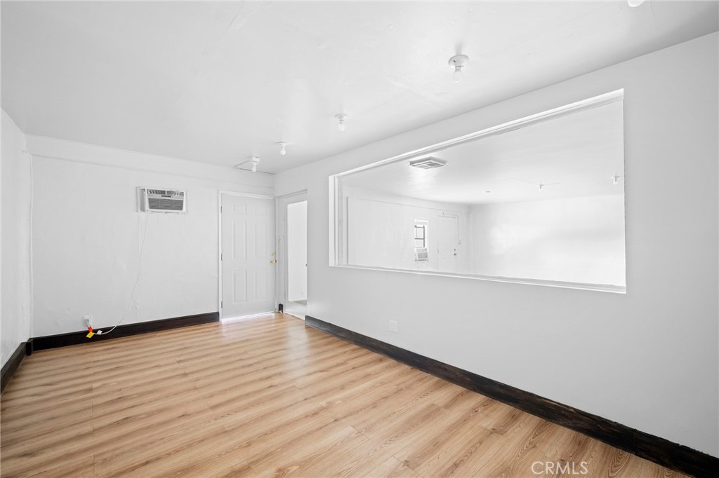 6634 Lankershim Boulevard 1/2 Property Photo 9