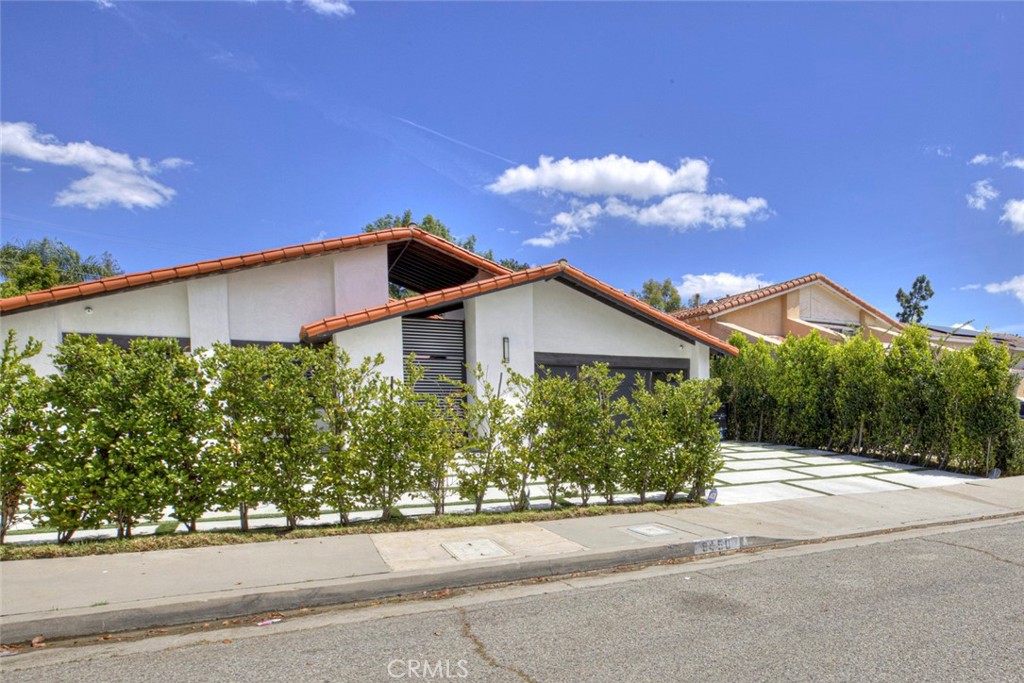 9450 Tampa Property Photo 4