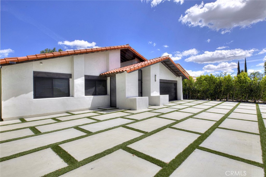 9450 Tampa Property Photo 8