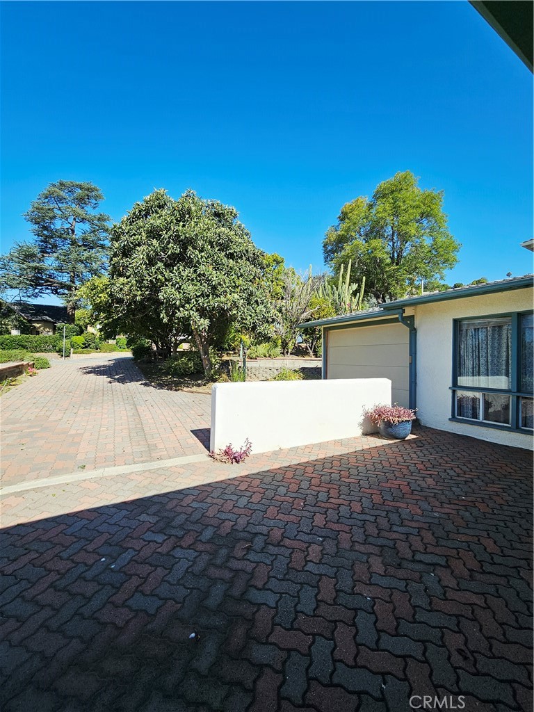 186 5th Avenue Property Photo 4