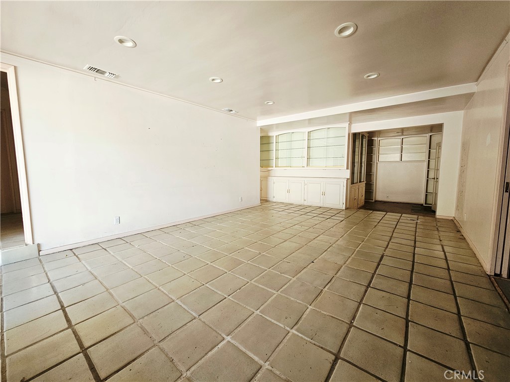 186 5th Avenue Property Photo 5