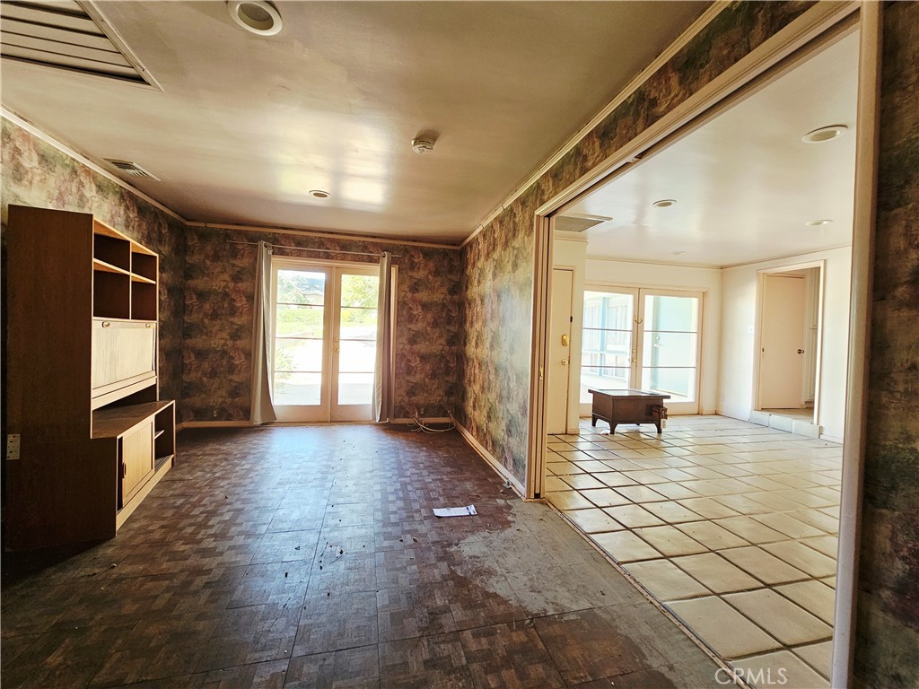 186 5th Avenue Property Photo 8