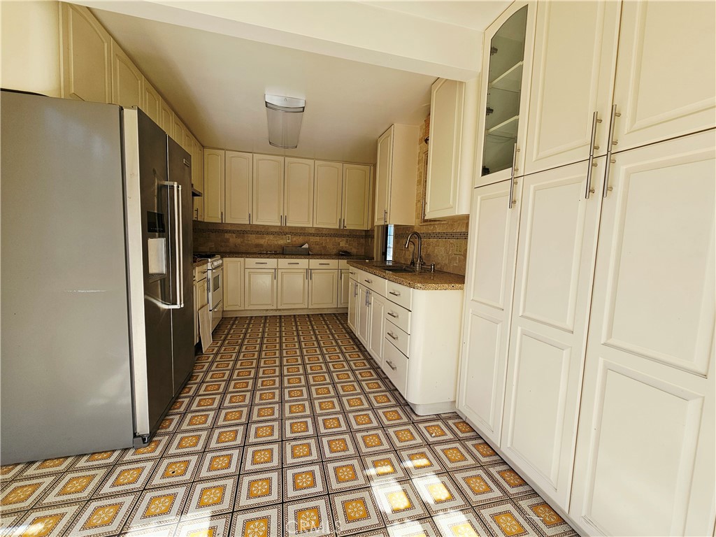 186 5th Avenue Property Photo 16