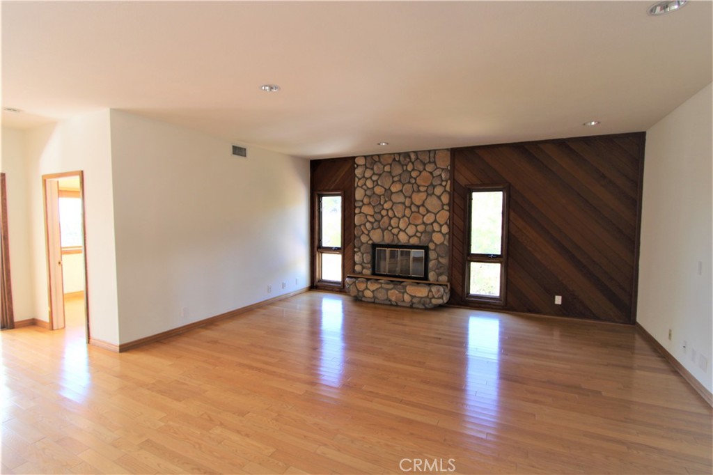 3694 Berwick Drive Property Photo 5