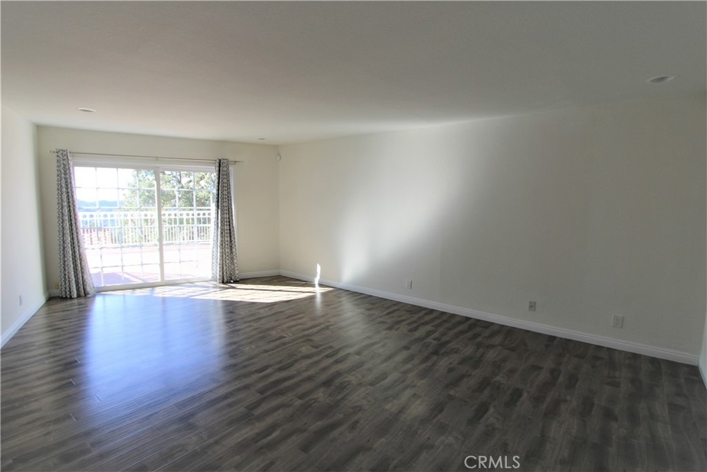3694 Berwick Drive Property Photo 8