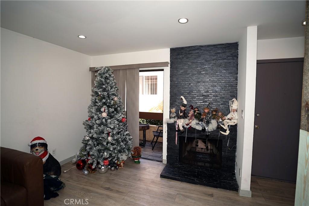 18954 Sherman Way 3 Property Photo 9