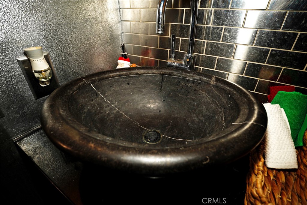 18954 Sherman Way 3 Property Photo 11