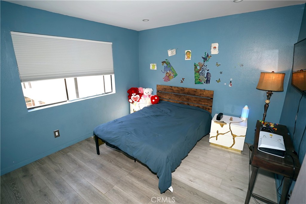 18954 Sherman Way 3 Property Photo 23