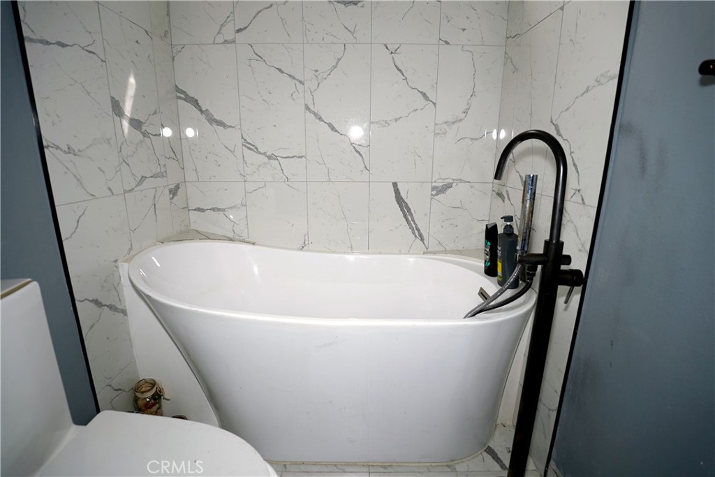 18954 Sherman Way 3 Property Photo 27