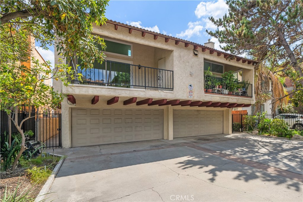 308 1/2 Commonwealth Avenue Property Photo 4