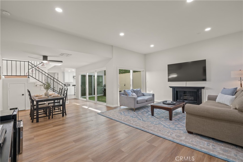 308 1/2 Commonwealth Avenue Property Photo 5