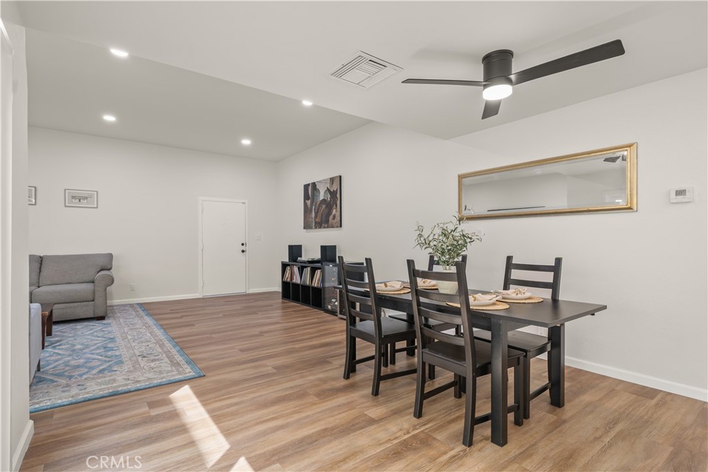 308 1/2 Commonwealth Avenue Property Photo 10