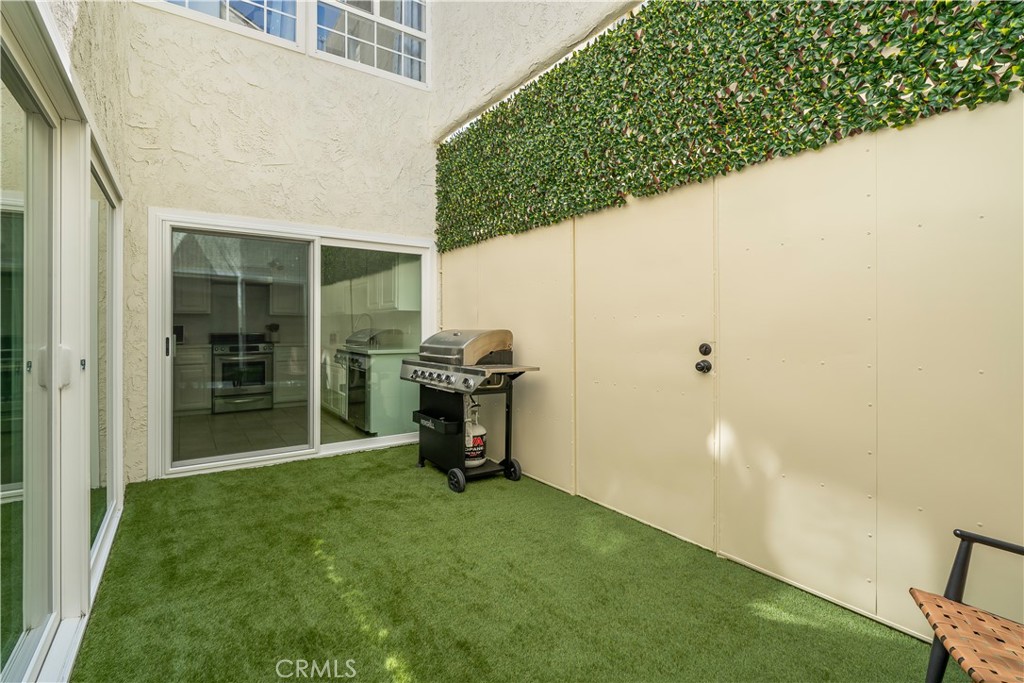 308 1/2 Commonwealth Avenue Property Photo 14