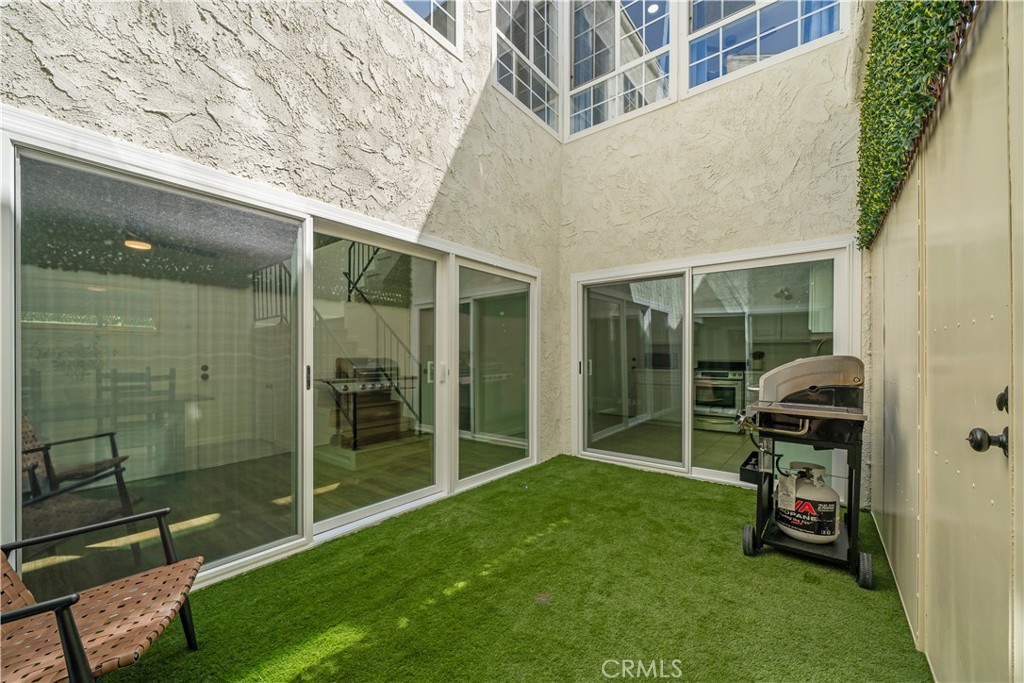 308 1/2 Commonwealth Avenue Property Photo 15
