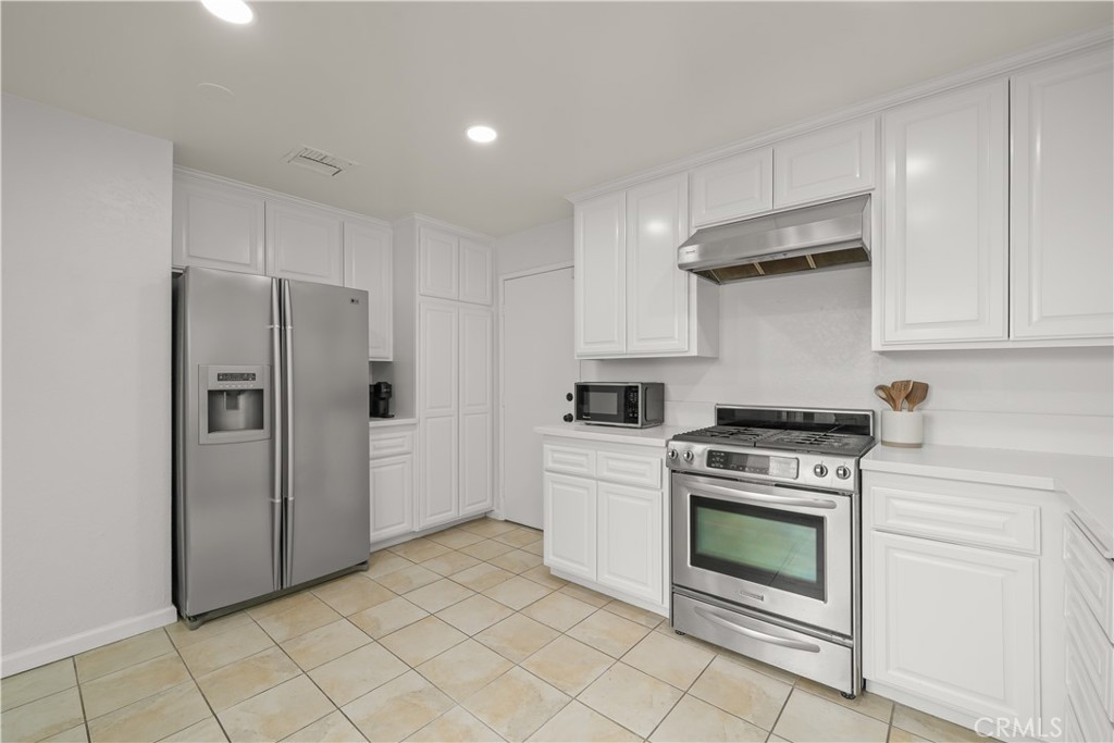 308 1/2 Commonwealth Avenue Property Photo 17