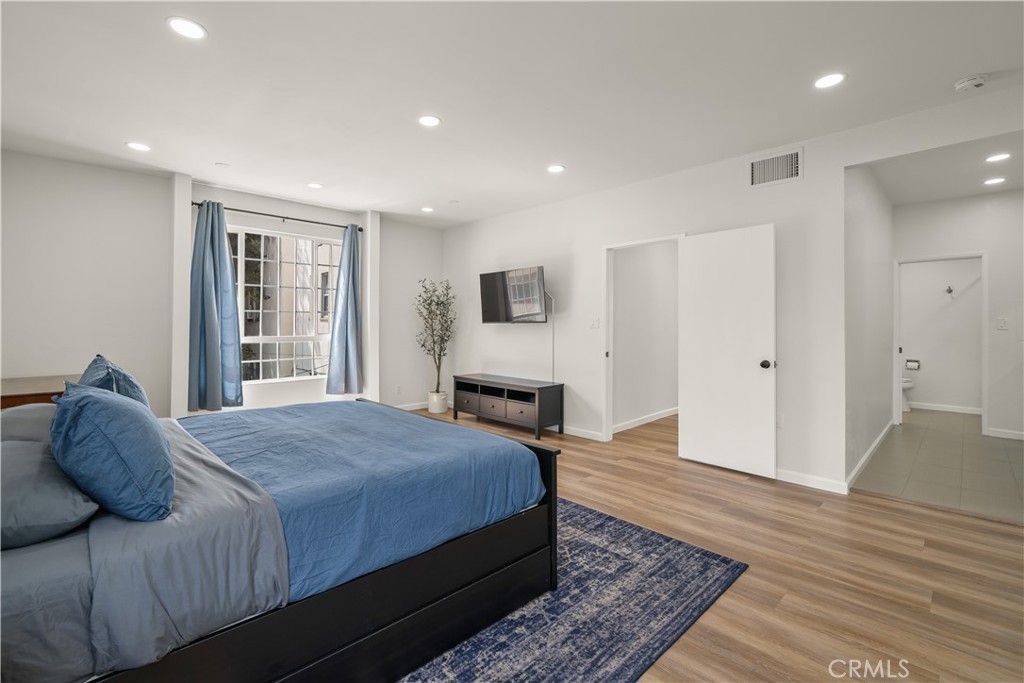 308 1/2 Commonwealth Avenue Property Photo 21