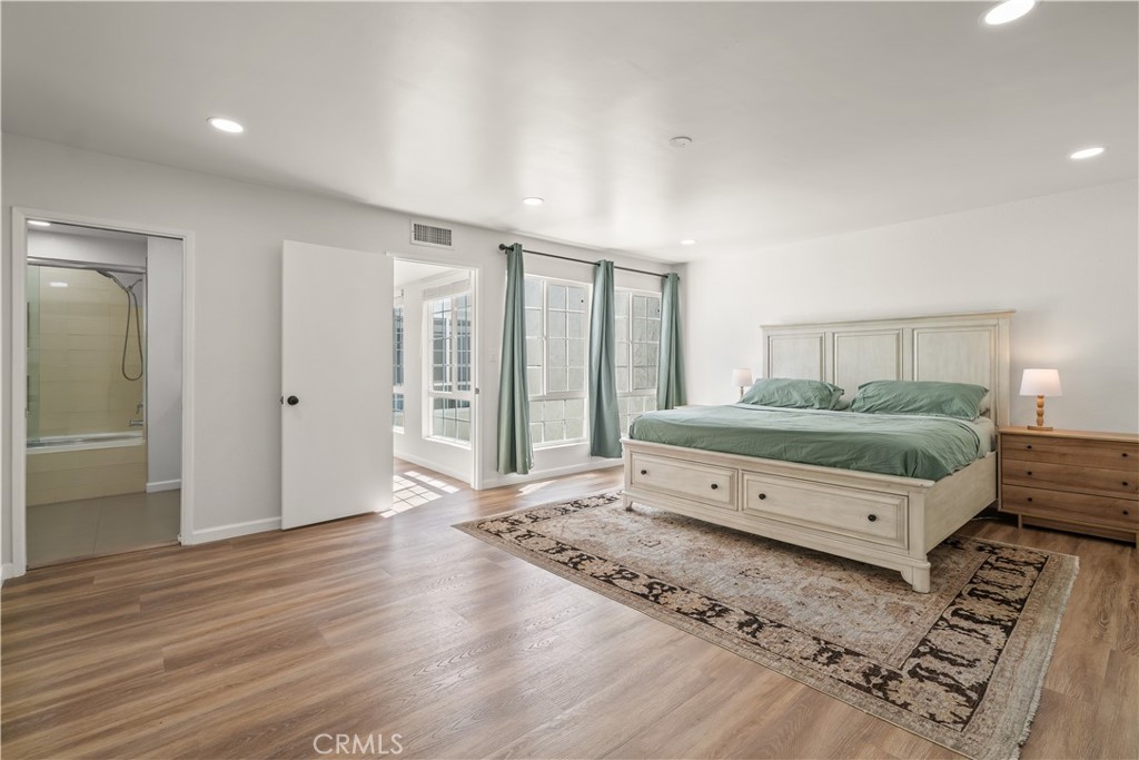 308 1/2 Commonwealth Avenue Property Photo 27