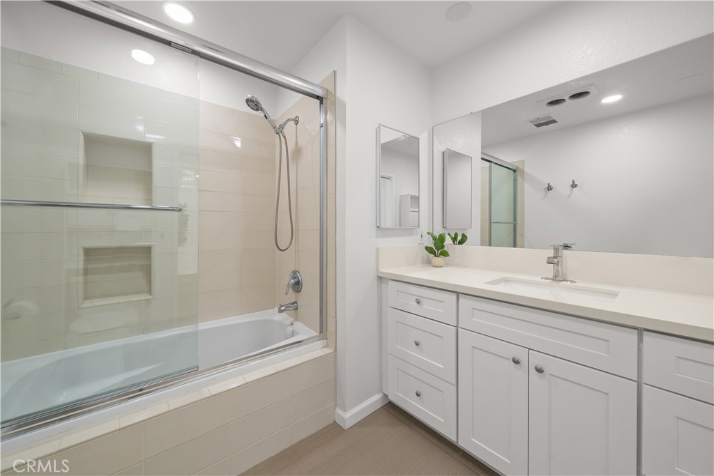 308 1/2 Commonwealth Avenue Property Photo 30