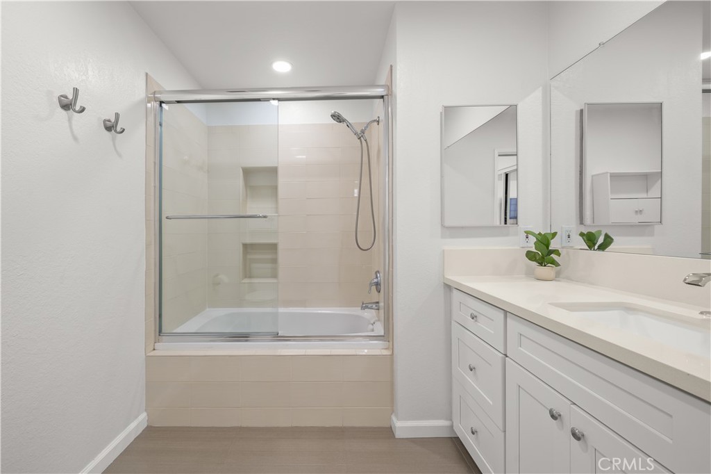 308 1/2 Commonwealth Avenue Property Photo 31