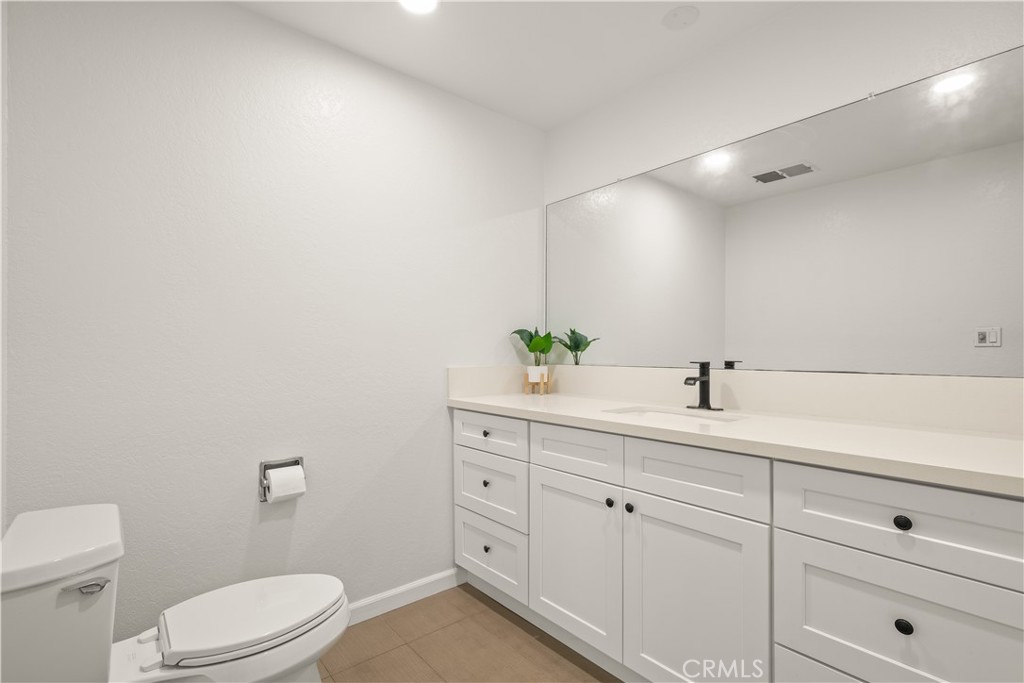 308 1/2 Commonwealth Avenue Property Photo 35