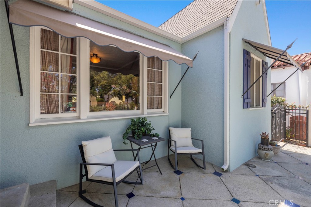 1130 Geneva Property Photo 3