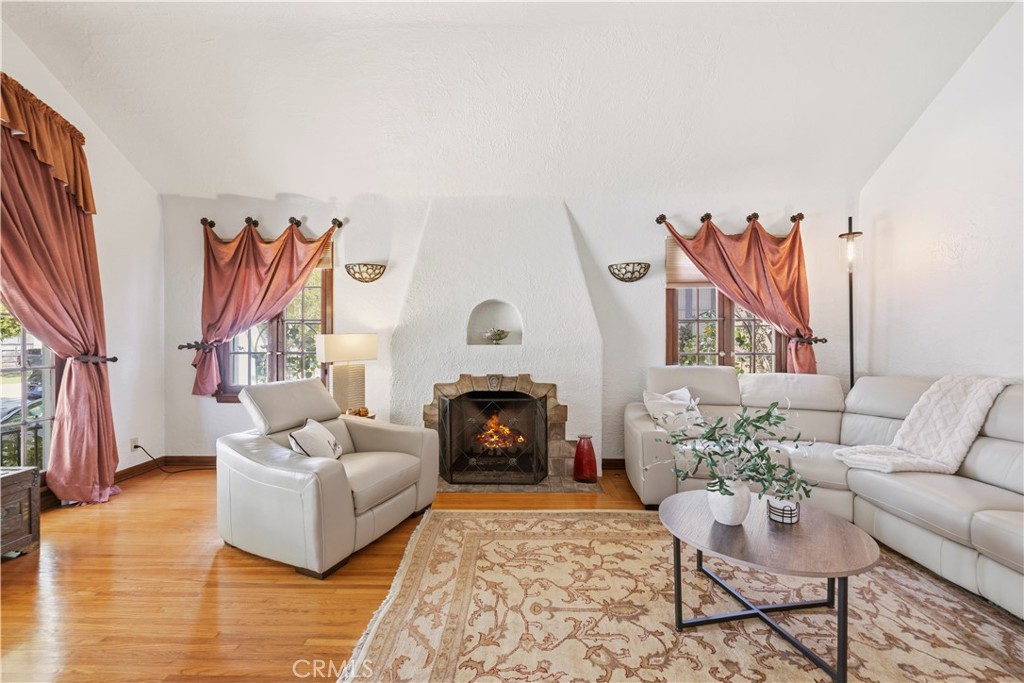 1130 Geneva Property Photo 7