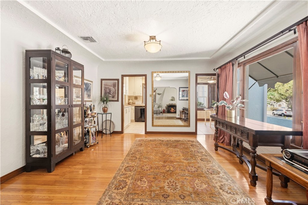 1130 Geneva Property Photo 9