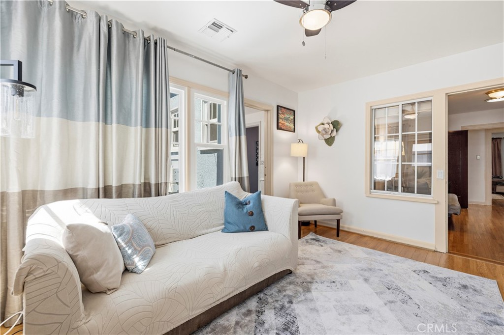 1130 Geneva Property Photo 23