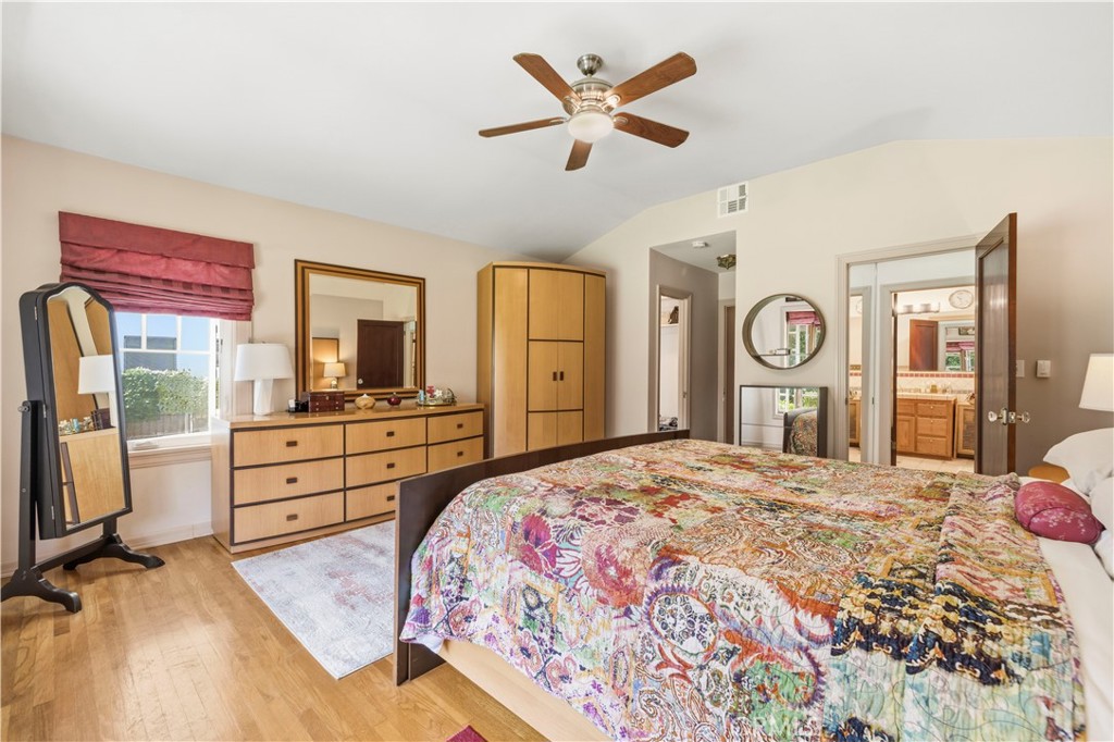 1130 Geneva Property Photo 28