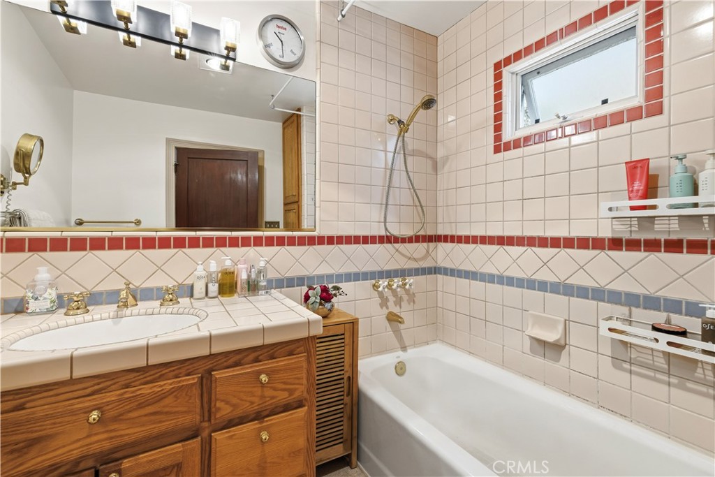 1130 Geneva Property Photo 31