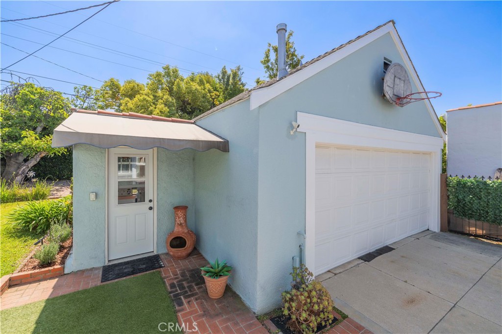 1130 Geneva Property Photo 34