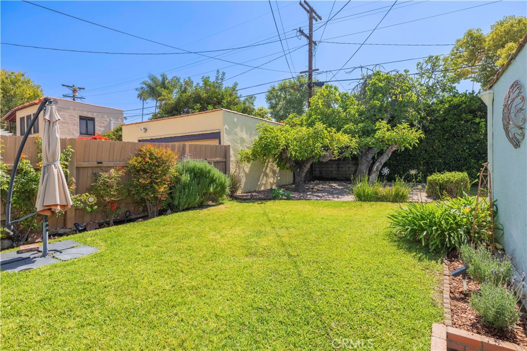 1130 Geneva Property Photo 36