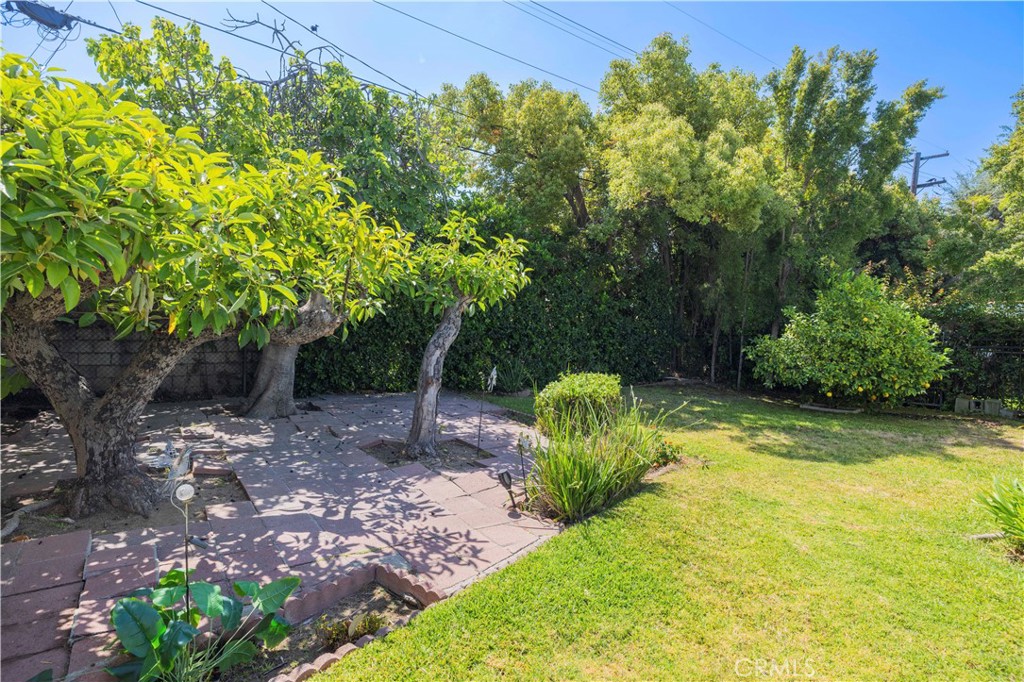 1130 Geneva Property Photo 38