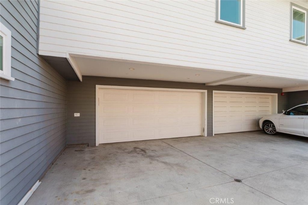 1909 Gardena Avenue Property Photo 8