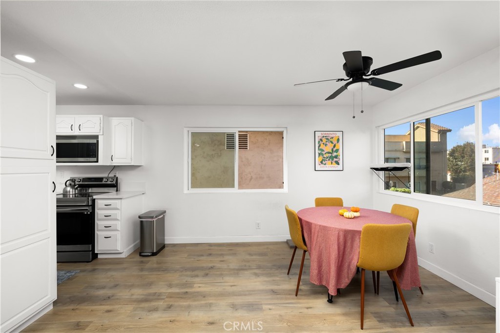 10757 Hortense 307 Property Photo 4