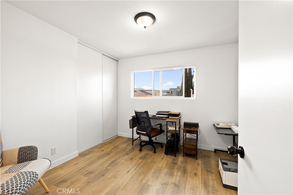 10757 Hortense 307 Property Photo 14