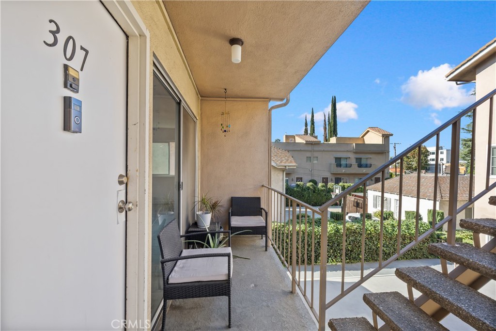 10757 Hortense 307 Property Photo 16