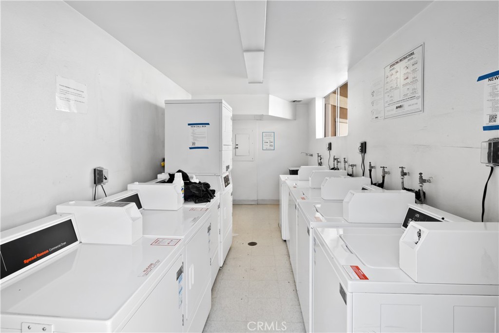 10757 Hortense 307 Property Photo 18
