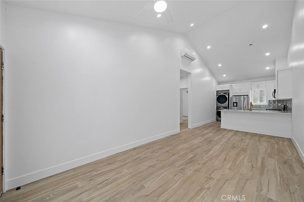 2618 Glendale Property Photo 3