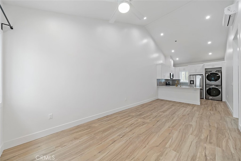 2618 Glendale Property Photo 4