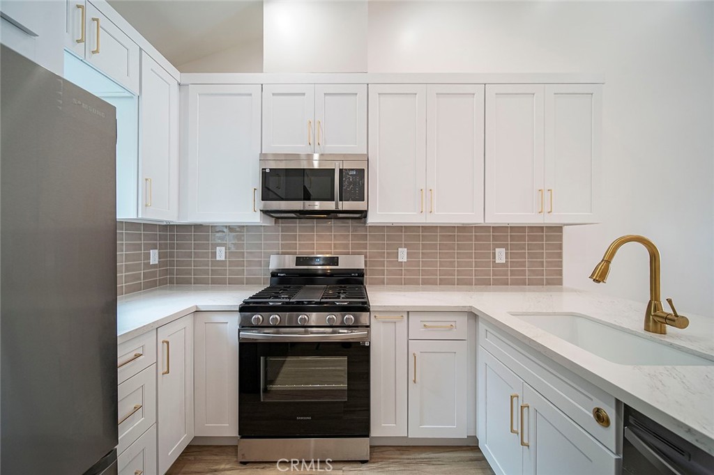 2618 Glendale Property Photo 7