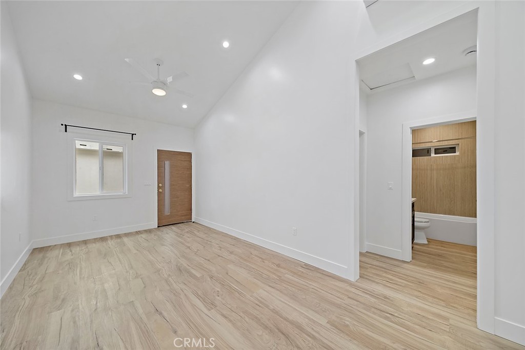 2618 Glendale Property Photo 9